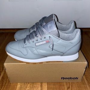 Reebok Classics Leather (LIGHTLY WORN)